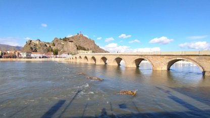 Çorum’da kış yağışlarıyla Kızılırmak’ın debisi yükseldi