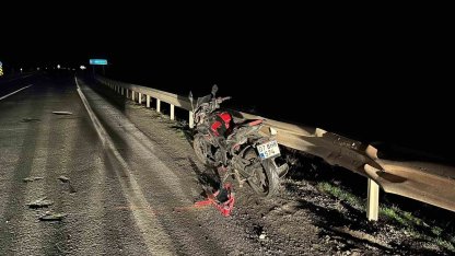 Çukura düşen motosikletin sürücüsü yaralandı