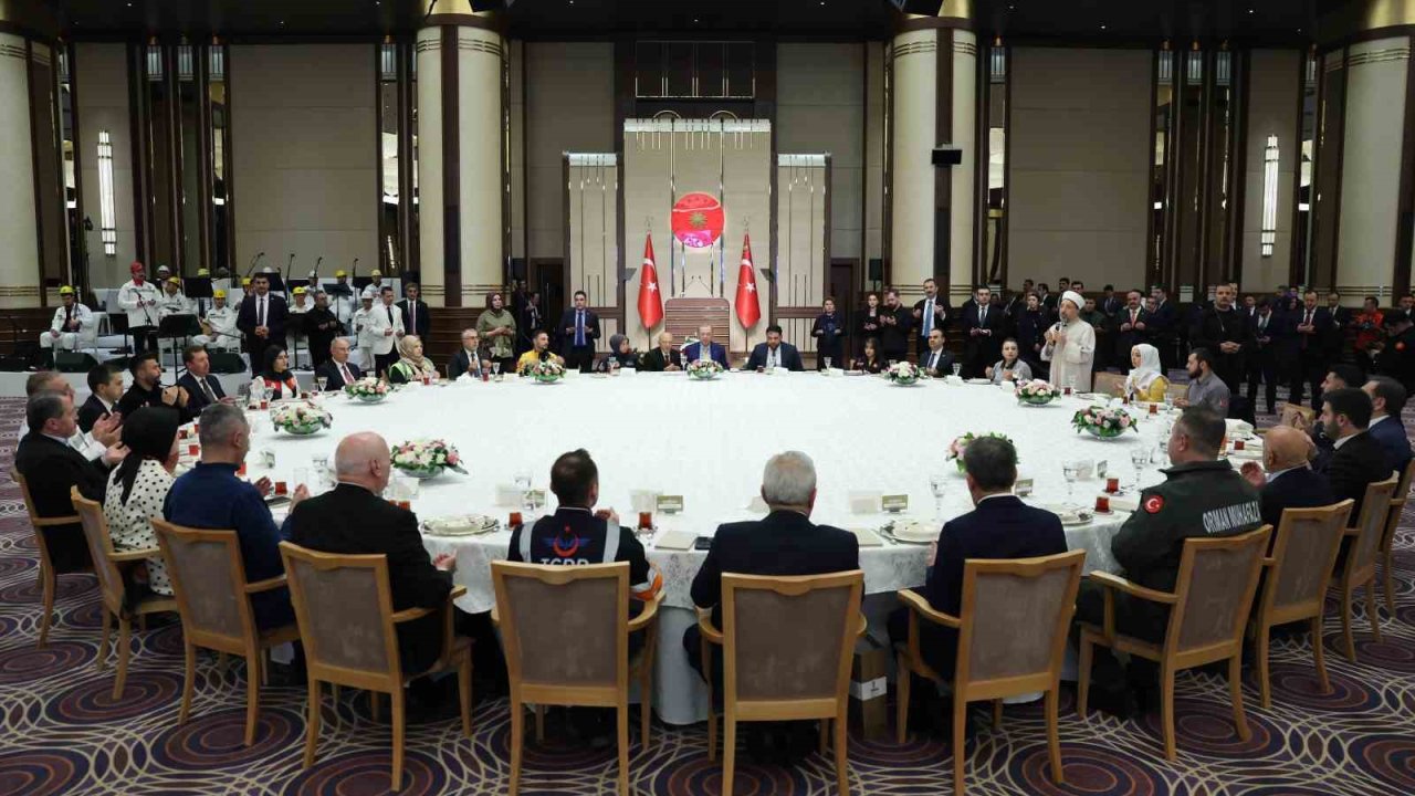 Cumhurbaşkanı Erdoğan: "Biz toplumun her kesiminin hak ve özgürlüklerini genişletmeye odaklanıyoruz"