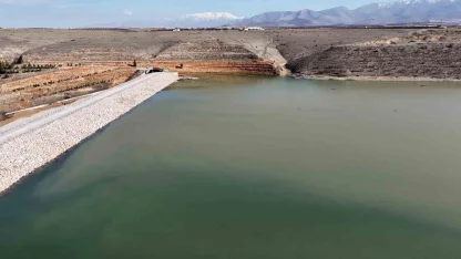 Doluluk oranı maksimum seviyeye ulaşan Sultansuyu Barajı’nda kapak açıldı