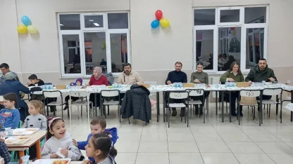 Dumlupınar Kaymakamı Teltik, minik öğrencilerle iftar sofrasında buluştu