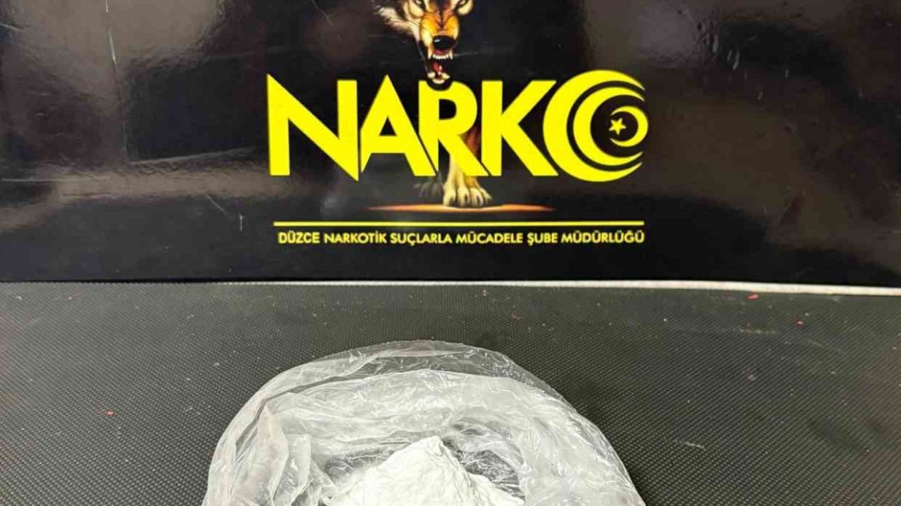 Düzce’de zehir tacirleri suçüstü yakalandı