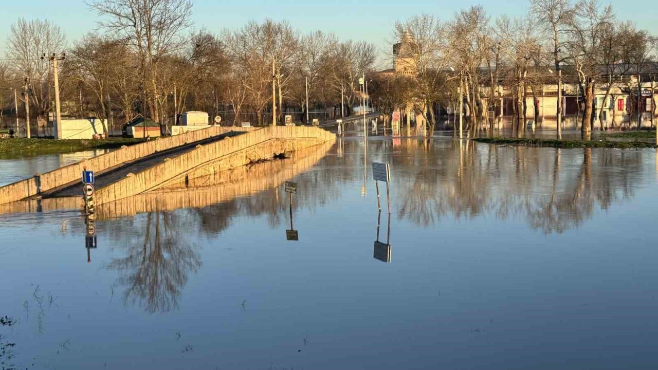 Edirne’de Kırkpınar Er Meydanı su altında kaldı