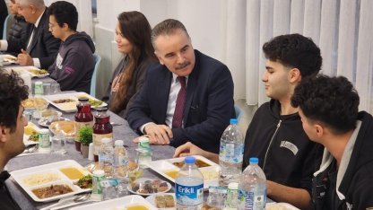 Edremit Kaymakamı Odabaş, iftar sofrasında Şehit Mustafa Serin Fen Lisesi öğrenci ve öğretmenleriyle buluştu
