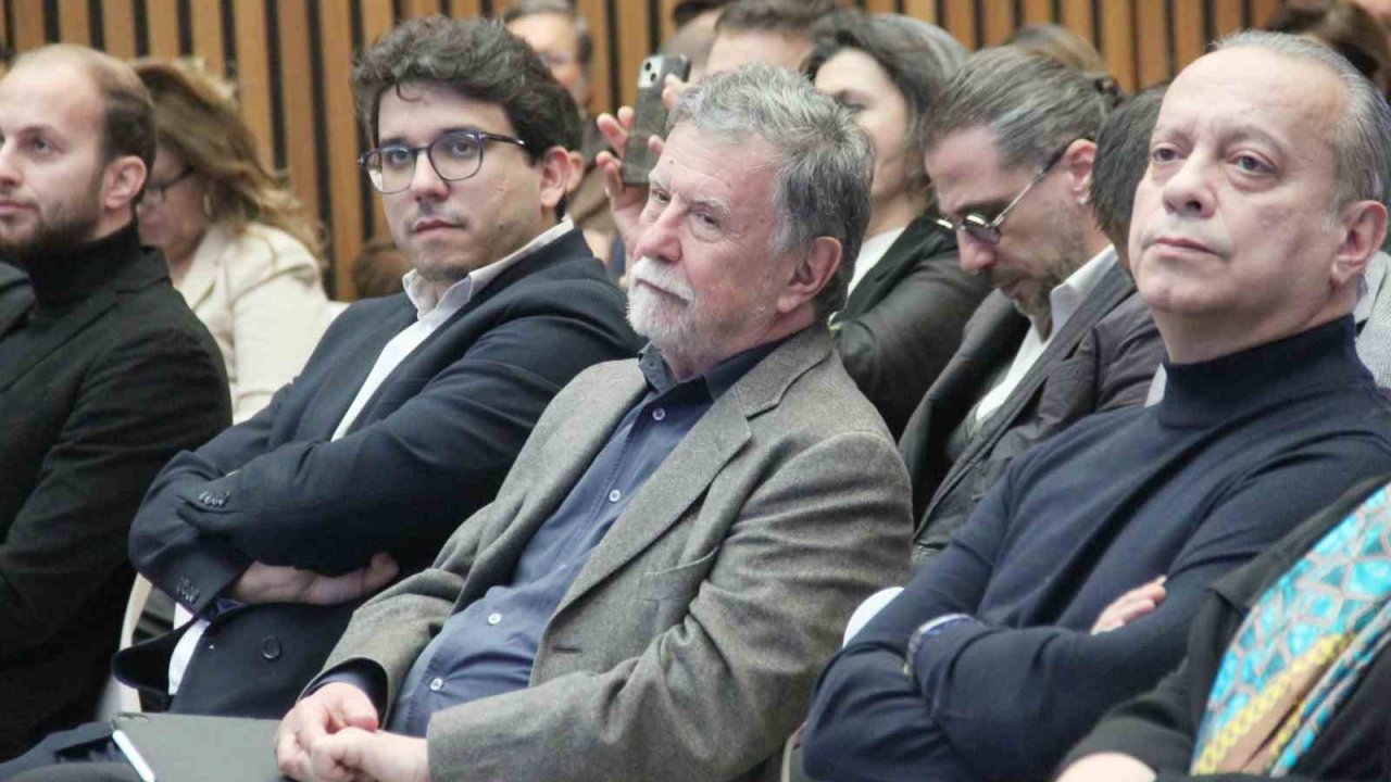 EGİAD ’Dönüşüm Sahnesi’ ile iş dünyasının liderlerini İzmir’de buluşturdu