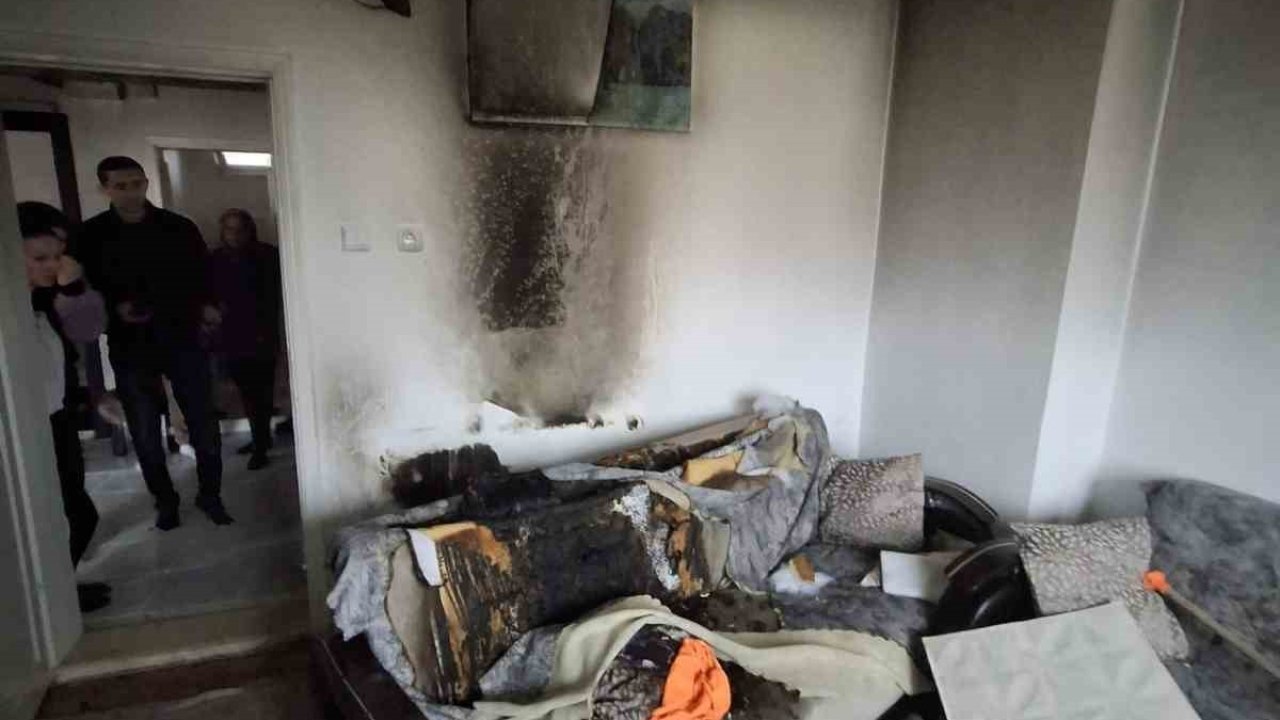 Elektrik kaynaklı küçük çaplı yangın anında söndürüldü