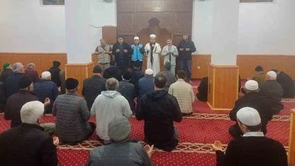 Emet’te 15 umreci dualarla uğurlandı