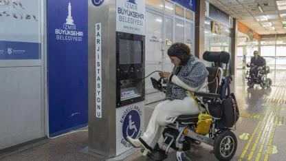 Engelli yurttaş yolda kalmıyor  İzmir’den “özgürlük istasyonu”