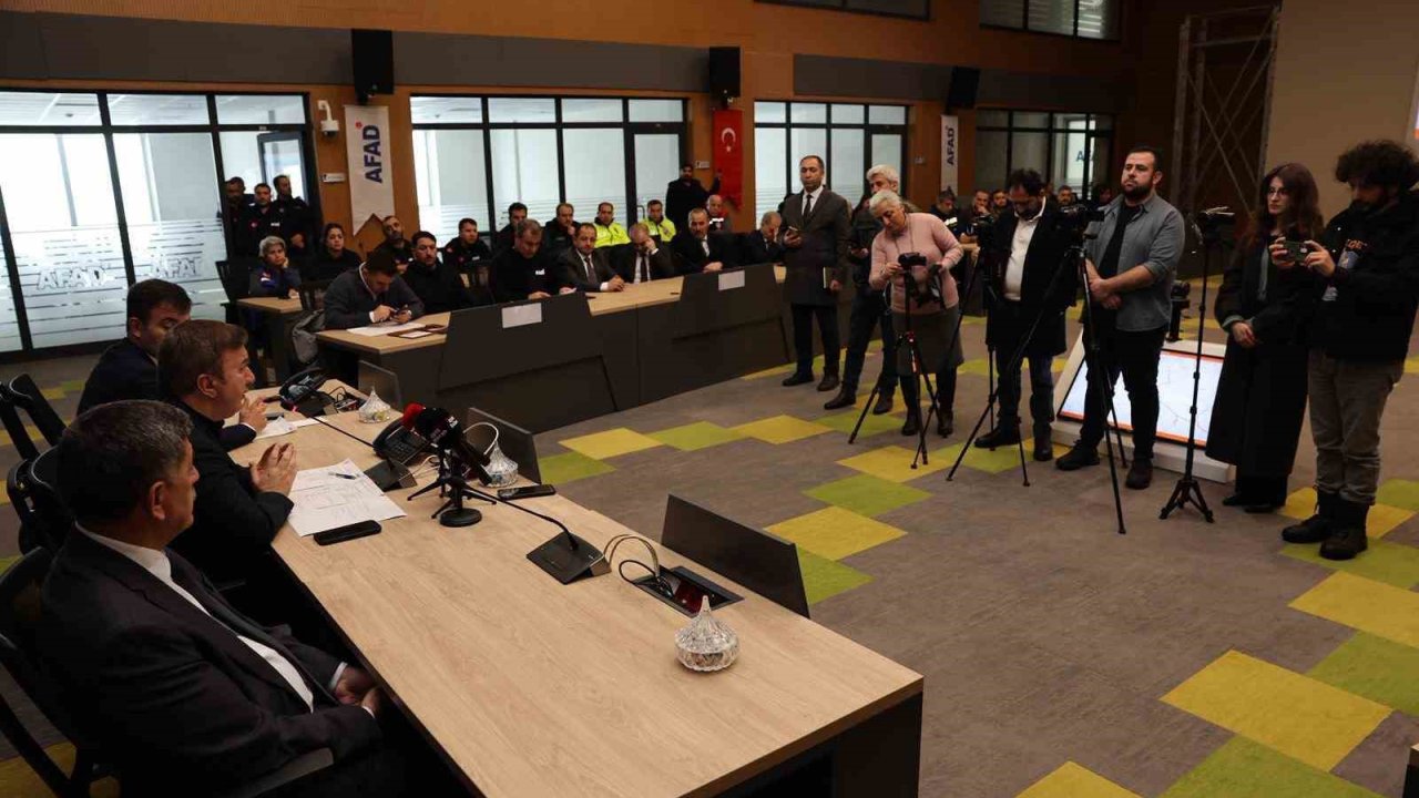 Erzincan’da mahsur kalan 39 kişi kurtarıldı