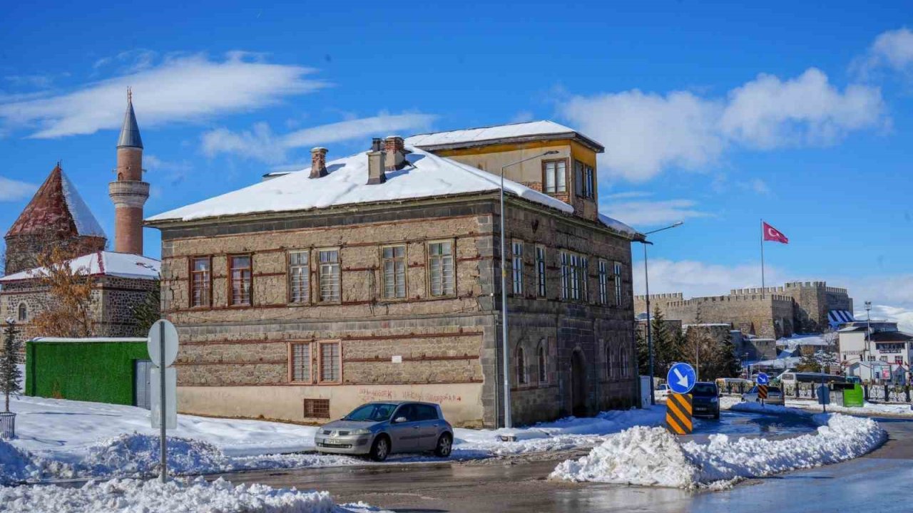 Erzurum ve Erzincan için kar yağışı uyarısı