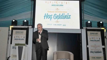 Esenyurt Belediyesi’nin Ramazan etkinliklerinde Nurullah Genç Esenyurtlularla buluştu