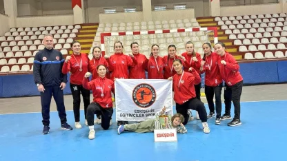 Eskişehir’deki liseden Hentbol Gençler Türkiye Şampiyonası’nda önemli başarı