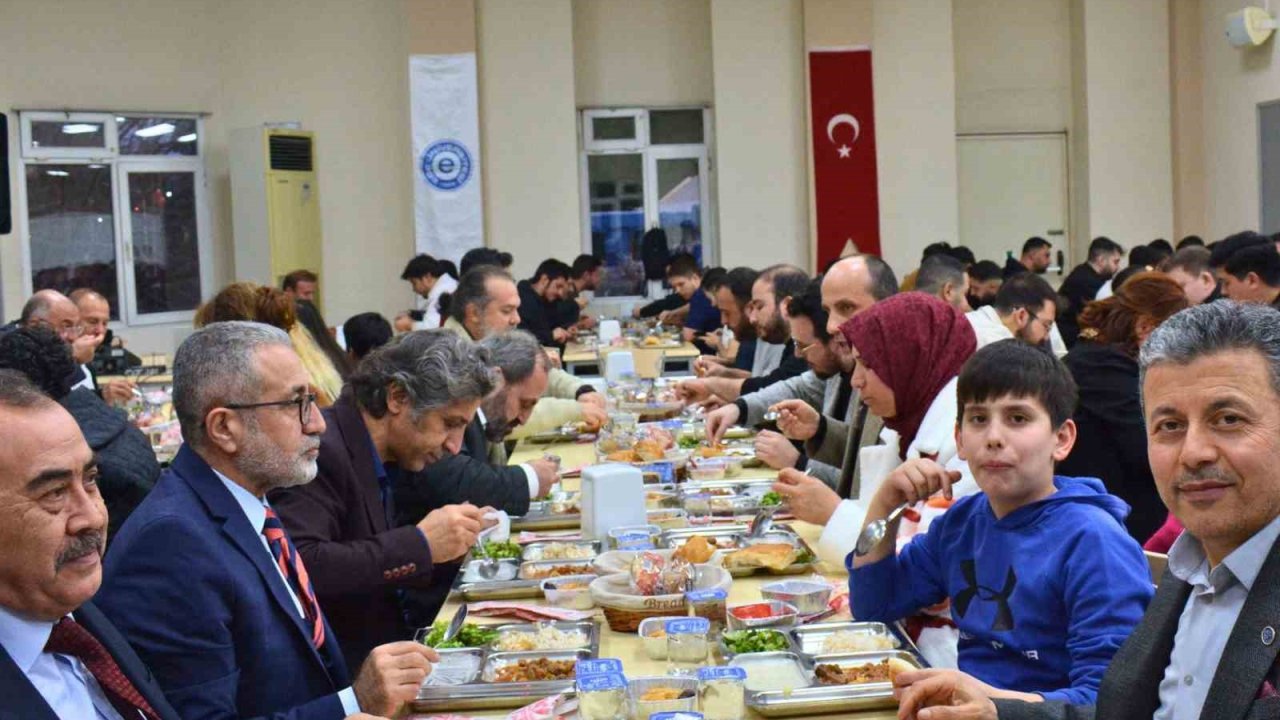 EÜ’de iftar sofrası tasavvuf musikisi ile taçlandı