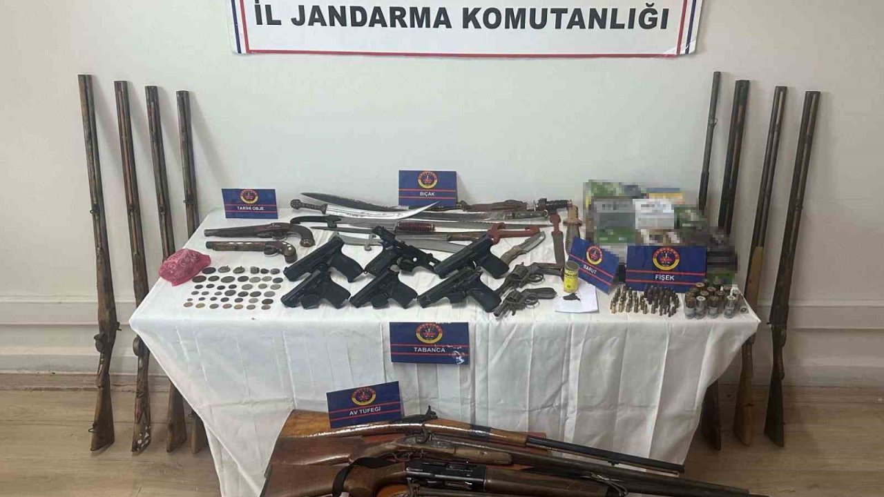 Ev değil, adeta cephanelik