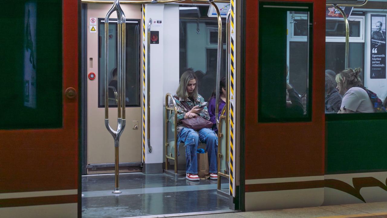 Fahrettin Altay ve Narlıdere arasında metro seferleri yeniden başladı