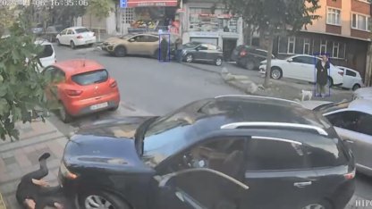 Film gibi olay: Kendi otomobilinin altında kalarak yaralandı