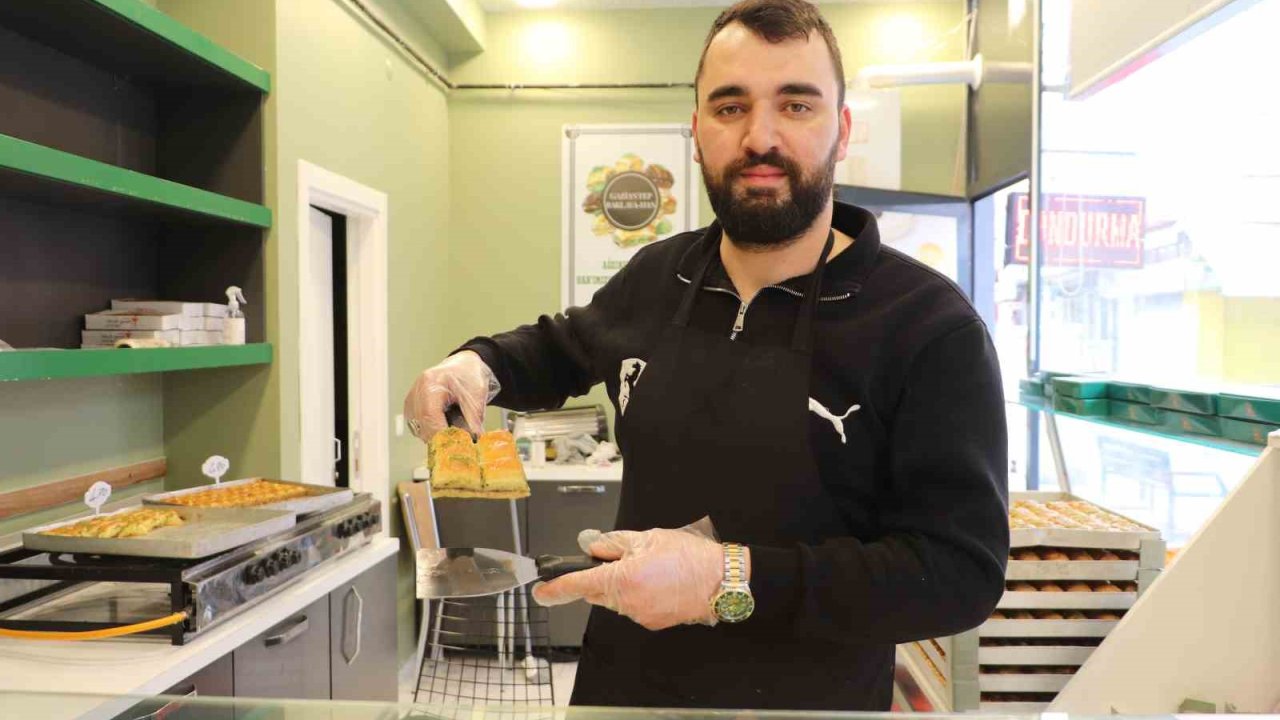 Gaziantepli usta, sahte ile gerçek baklavayı ayırt etmenin yollarını anlattı