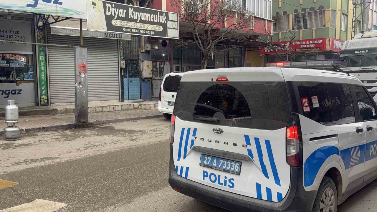 Gaziantep’te kuyumcuyu soyan şahıslar yakalandı, çalınan altınlar bulundu