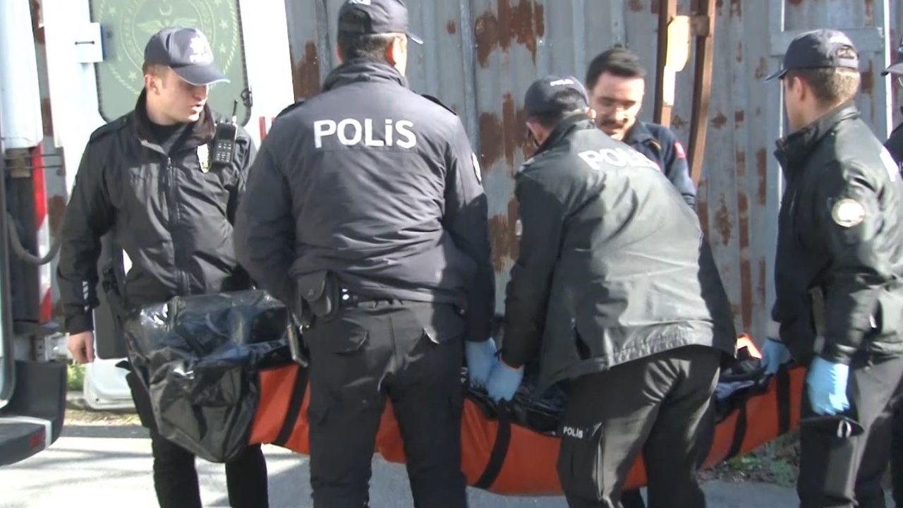 Gaziosmanpaşa’da boş bir arazide erkek cesedi bulundu