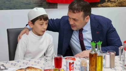 Geleceğin minik hafızları iftarda bir araya geldi