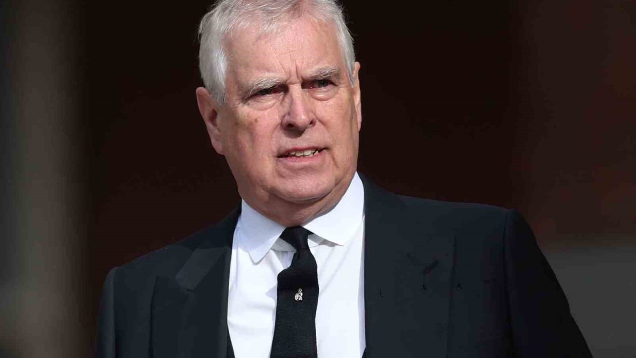 Gözaltına alınan İngiltere’nin eski prensi Andrew Mountbatten-Windsor serbest bırakıldı