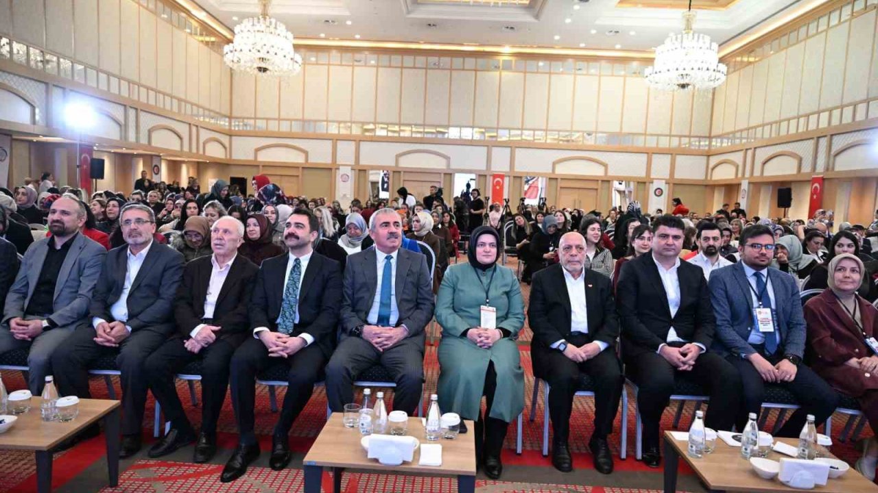 HAK-İŞ Genel Başkanı Arslan: "Sendikalaşma oranında kadınlar çok geride"