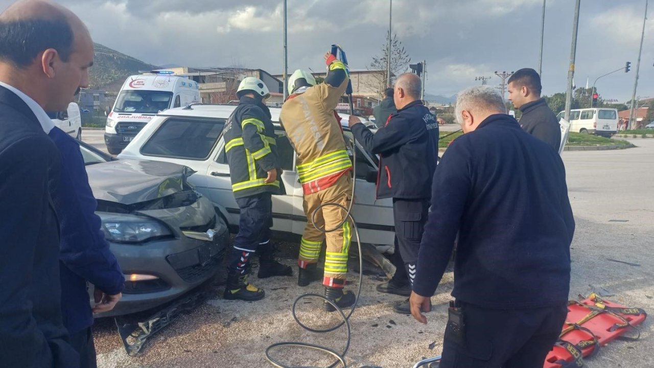 Hassa’da trafik kazası: 4 yaralı
