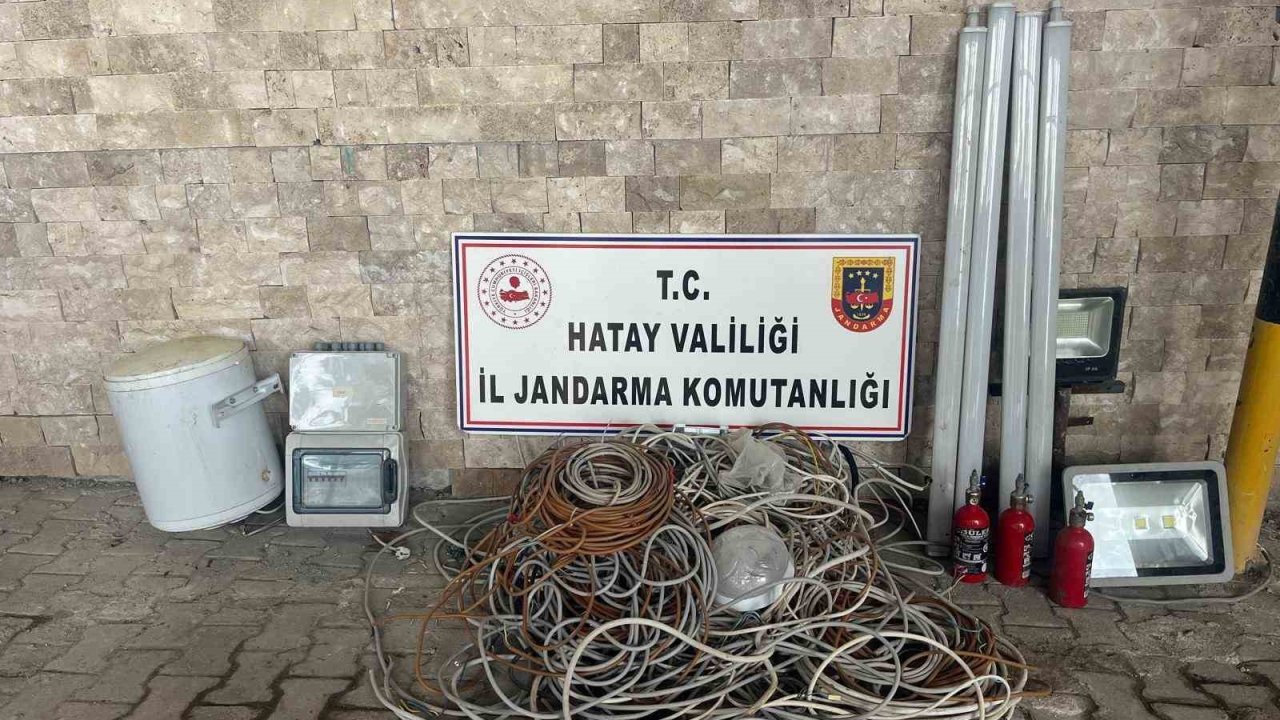Hatay’da hırsızlık şüphelisi 5 saatlik kamera görüntüsünün izlenmesiyle yakalandı