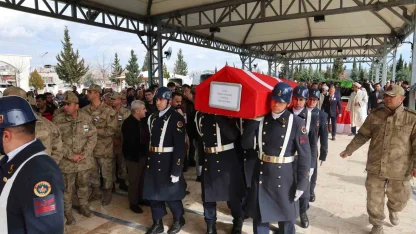 Hayatını kaybeden uzman çavuş toprağa verildi