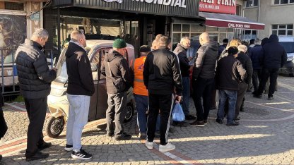 Hayrabolu’da Ramazan’da pide kuyruğu