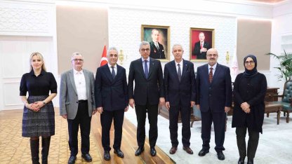 Hekimsen heyeti, Bakan Memişoğlu ile meslek kanunu ve malpraktis konusunu görüştü