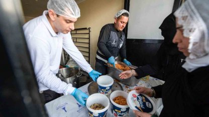 İftar bereketi Büyükşehir’in aşevinden sofralara uzanıyor