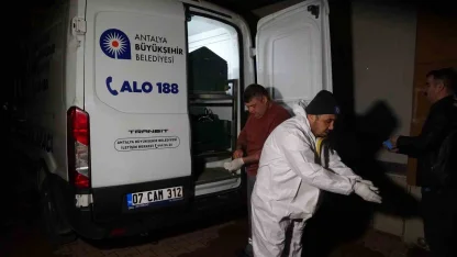 İnternette tanıştığı genç tarafından bıçaklanarak öldürüldü