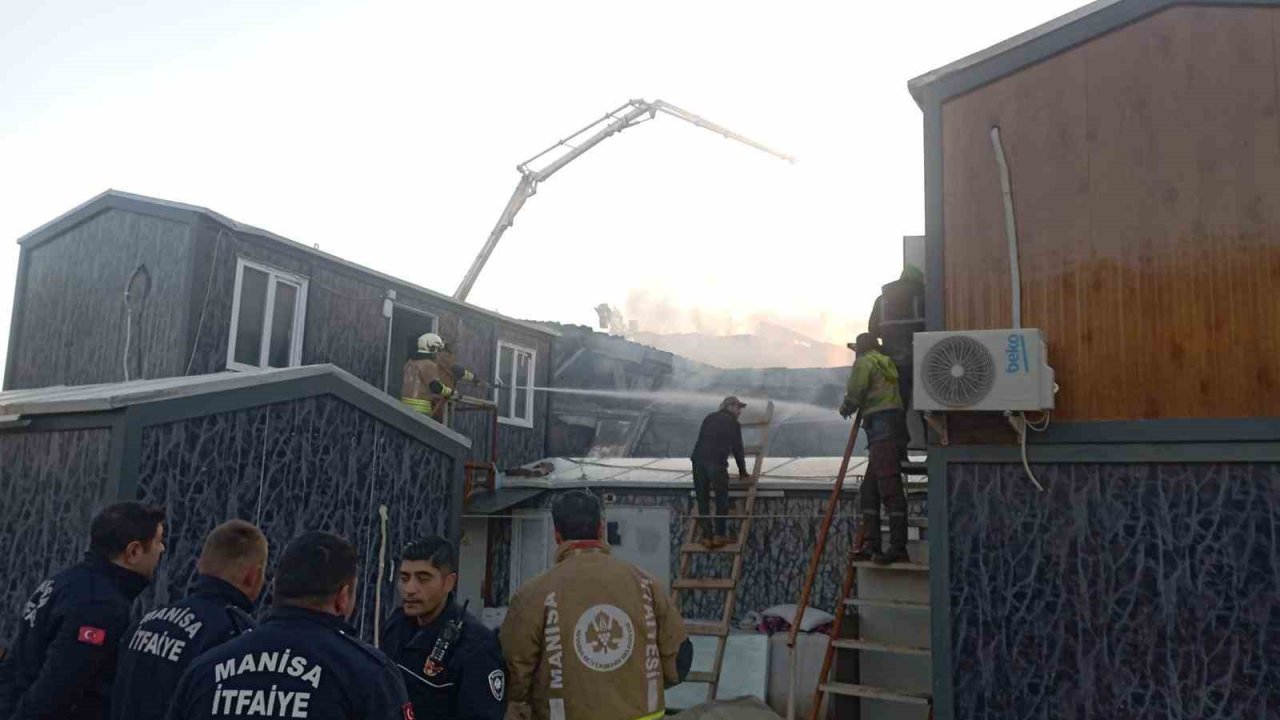 İşçi konteynerinde çıkan yangın kontrol altına alındı