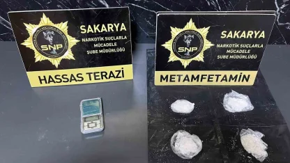 İstanbul’dan Sakarya’ya zehir taşıyan iki şahıs tutuklandı