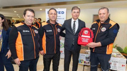 İzmir Büyükşehir Belediye Başkanı Tugay: "Birden fazla yangın uçağı kiralamaya hazırız"