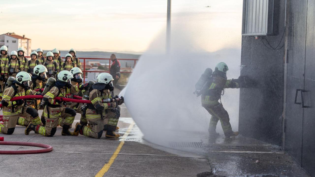 İzmir Büyükşehir Belediyesi’nden itfaiyeye güç takviyesi