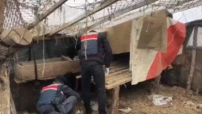 Jandarma, kümese saklanan uyuşturucuyu ele geçirdi: 2 gözaltı