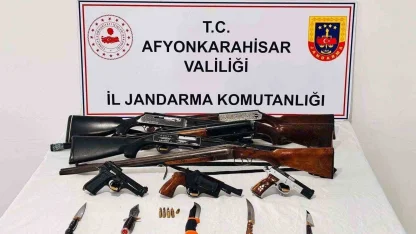 Jandarmadan ruhsatsız silah operasyonu: 8 gözaltı