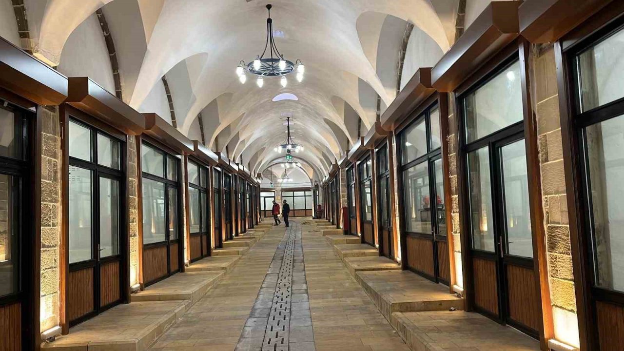Kahramanmaraş’ta 526 yıllık Tarihi Çarşı’da 140 iş yerinin restorasyonu tamamlandı