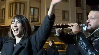 Kanseri yendi, davul-zurna ile kutladı