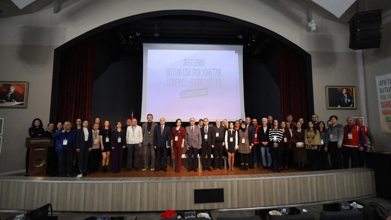 Karabağlar ’da Dirençli Kent Hamlesi