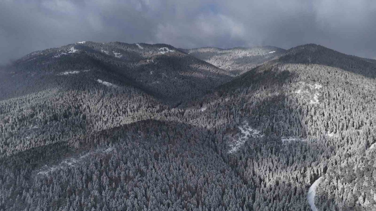 Karabük’ün yüksek kesimlerinde kar yağışı etkili oluyor