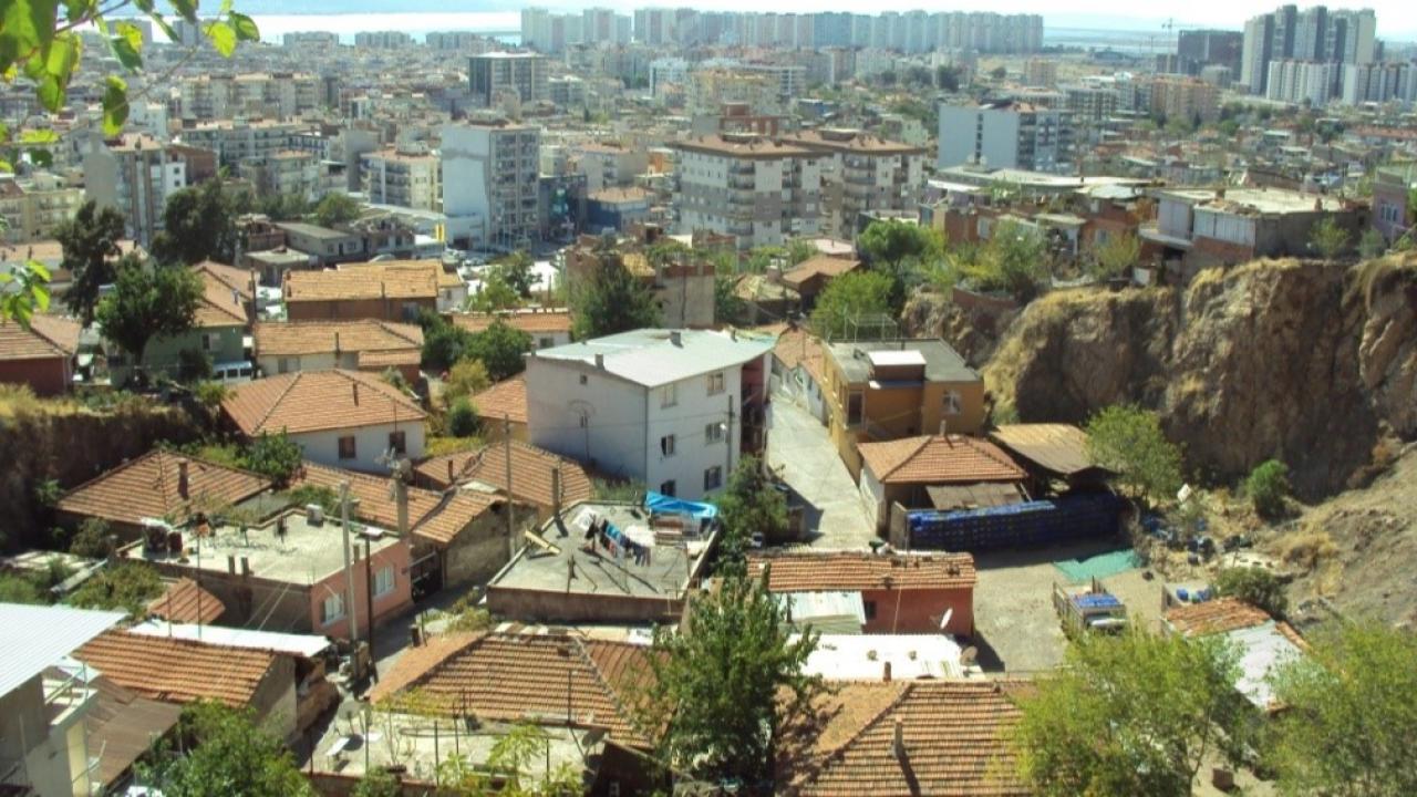 Karşıyaka’da 13 yıllık sorun çözüme kavuşuyor: ‘Taş ocağı’ planları askıda!