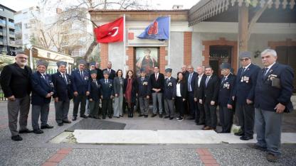 Karşıyaka’da gaziler ve şehit ailelerine anlamlı ziyaret