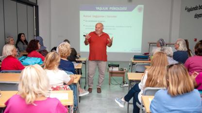 Karşıyaka’nın 3. Yaş Üniversitesi’nde 2. dönem başladı