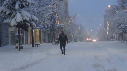 Kars’ta eğitime kar engeli: 40 santimetre kar yağdı!