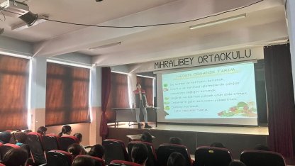 Kars’ta ortaokul öğrencilerine organik tarım eğitimi verildi