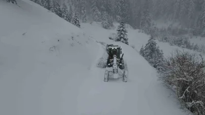 Kastamonu’da köy yollarında karla mücadelesi yeniden başladı