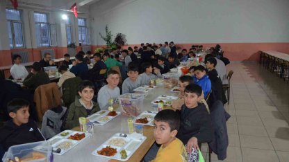 Kaymakam Koşansu öğrencilerle iftar sofrasında buluştu